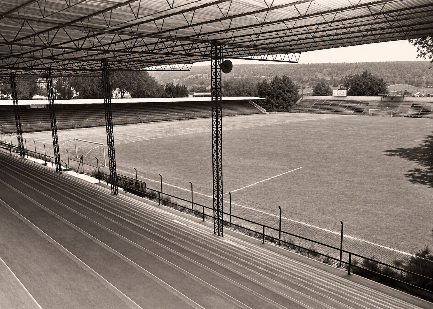 Estadio Independiente: vista de la tribuna techada